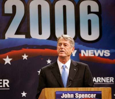 競選對手稱希拉里長得丑 不懂克林頓當(dāng)年為何娶她(圖)