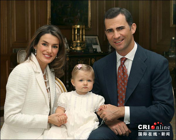 西班牙公主周歲生日 王室公布王儲(chǔ)全家福（組圖）