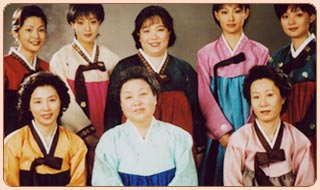 經(jīng)濟萎靡 韓國再度流行“三世同堂”傳統(tǒng)大家庭