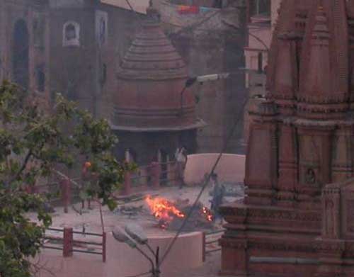 行走天下之印度:第一次看到焚燒死人全過程