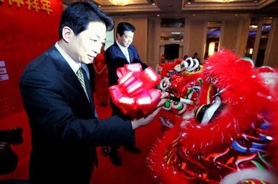 在華外企發(fā)起向中國人民集體拜年公益行動