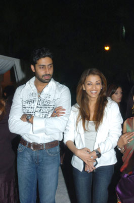 印度：寶萊塢頭號男星低調(diào)迎娶“世界第一美女”