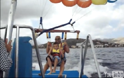 本想“乘風(fēng)破浪”卻成“高空急墜” 英父子大難不死