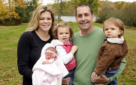 美一家三娃生日皆為“幸運(yùn)日” 概率僅為五千萬分之一