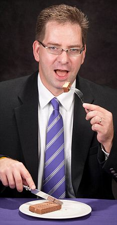 營養(yǎng)學教授吃垃圾食品10周減重25斤 顛覆傳統(tǒng)理論