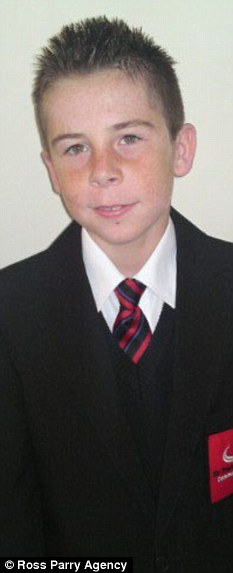 因“彬彬有禮”在校受欺負(fù) 英12歲男孩上吊自殺