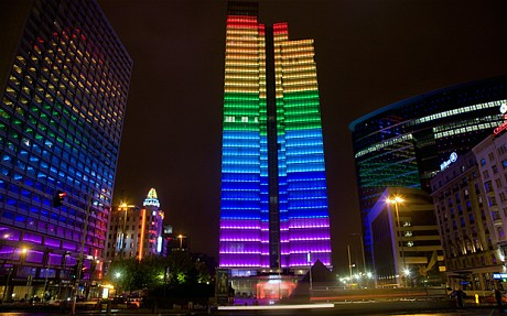 比利時(shí)男子在自家撿到30萬(wàn)歐元 拾金不昧選擇報(bào)警