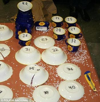 用可卡因做餐具!西班牙警方識破毒販新花招