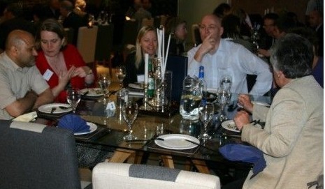 英國監(jiān)獄開高級餐廳 廚師服務(wù)員均為囚犯