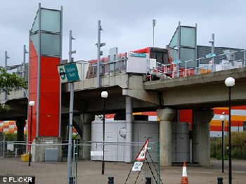 男子臥軌自殺未遂吃官司 成英國首例自殺阻礙交通案