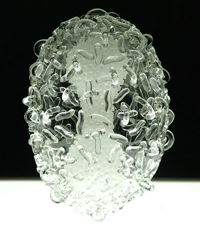 英藝術(shù)家制作玻璃雕塑展示H1NI病毒