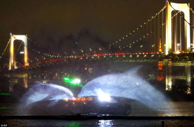 組圖:日本音樂(lè)燈光噴泉展示美妙光影藝術(shù)