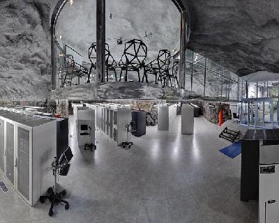 高清照片揭秘“維基老巢” 酷似007電影中場(chǎng)景