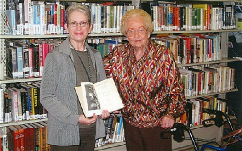 美95歲老太歸還丈夫74年前借書(shū) 免交數(shù)千美元罰款