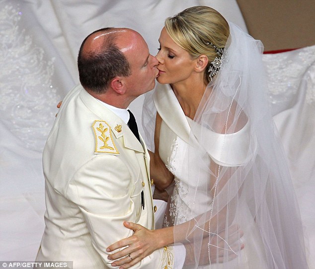 圖:灰姑娘童話再次上演 摩納哥親王迎娶南非“美人魚”