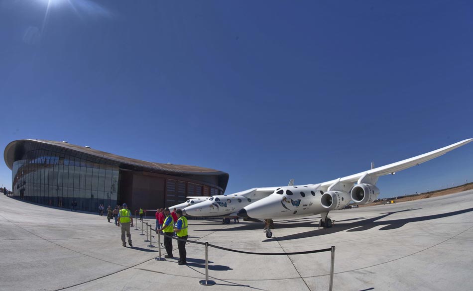 全球首個商業(yè)太空港在美落成 維珍創(chuàng)始人“天降”慶賀