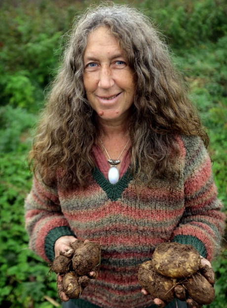 牛津大學(xué)畢業(yè)生遠(yuǎn)離塵囂 回歸自然過原始生活(圖)