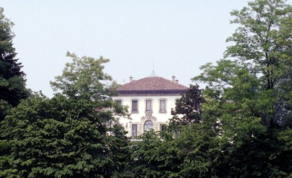 貝盧斯科尼達(dá)成離婚協(xié)議 日付前妻8萬英鎊換自由