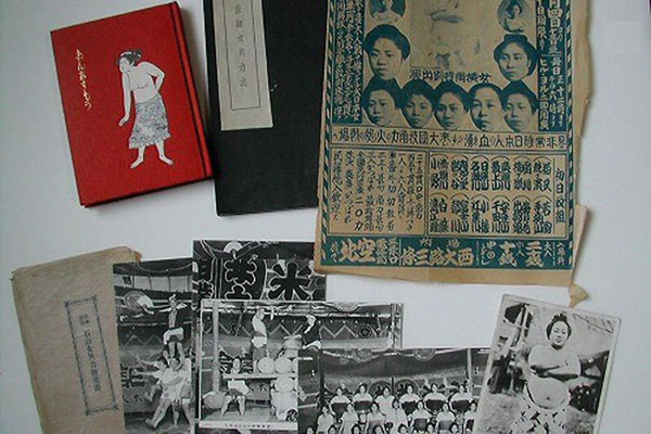 看看日本“變態(tài)”的女子相撲文化【組圖】