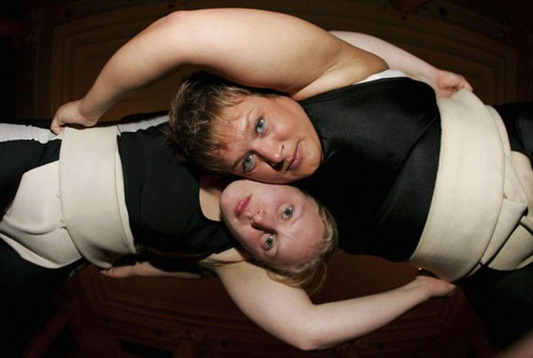 看看日本“變態(tài)”的女子相撲文化【組圖】