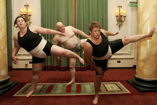 看看日本“變態(tài)”的女子相撲文化【組圖】