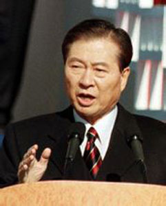 韓前總統(tǒng)金大中朝戰(zhàn)中當(dāng)記者 被俘險(xiǎn)被處死