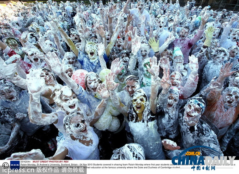 蘇格蘭學生創(chuàng)意無限 臉涂剃須泡沫活動別開生面