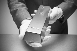 金價瘋狂助推投資熱 多種渠道實現(xiàn)“淘金夢”