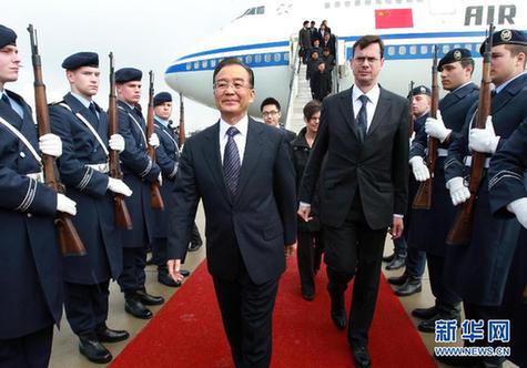 溫家寶抵達(dá)德國(guó)漢諾威出席漢諾威工業(yè)博覽會(huì)