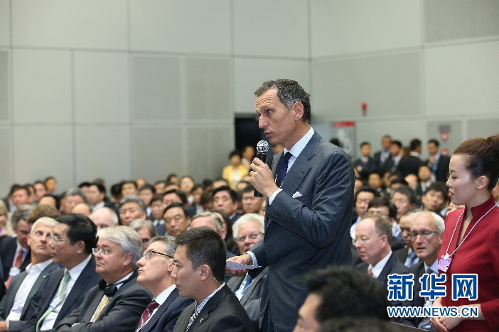 李克強(qiáng)會(huì)見(jiàn)2013夏季達(dá)沃斯論壇企業(yè)家代表(組圖)