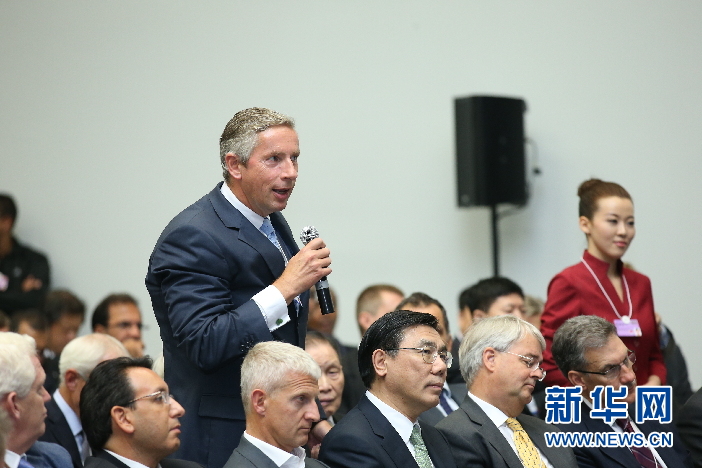 李克強(qiáng)會(huì)見2013夏季達(dá)沃斯論壇企業(yè)家代表(組圖)