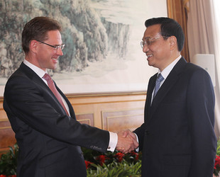 李克強(qiáng)會(huì)見(jiàn)芬蘭總理卡泰寧