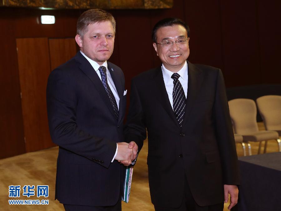 李克強(qiáng)會(huì)見斯洛伐克總理菲喬