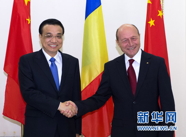 李克強(qiáng)會(huì)見羅馬尼亞總統(tǒng)伯塞斯庫