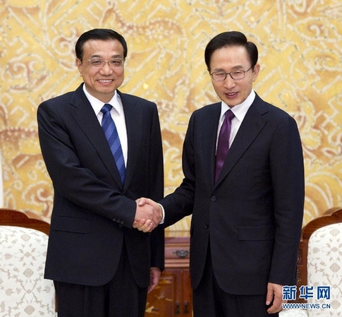 韓國(guó)總統(tǒng)李明博會(huì)見(jiàn)李克強(qiáng)