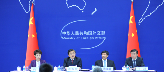 外交部就李克強總理出席東亞領導人系列會議并訪問文萊、泰國、越南舉行中外媒體吹風會