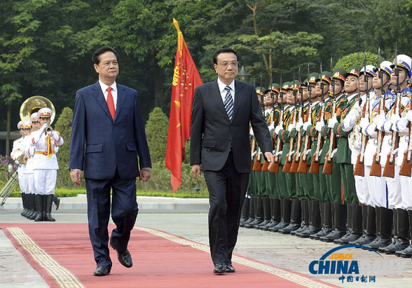 李克強(qiáng)談改革：不論是險(xiǎn)灘還是深水區(qū)，我們將勇往直前、義無反顧