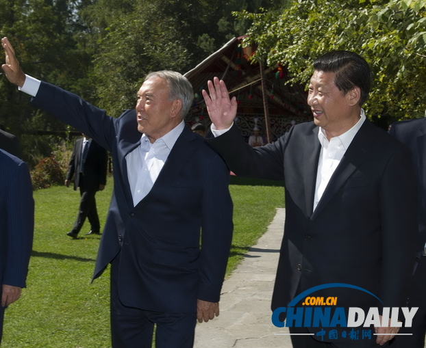 習近平同烏茲別克斯坦卡里莫夫總統(tǒng)舉行會談