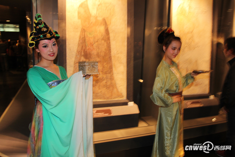 高清組圖:博物館奇妙之夜 和壁畫中人一起穿越