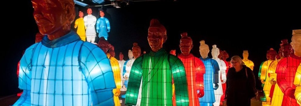 兵馬俑著燈籠衣空降英國 展中國傳統(tǒng)藝術(shù)魅力