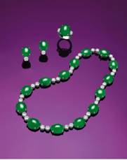 翡翠盤點(diǎn)：款式多樣，ANNA HU 戒指創(chuàng)多項(xiàng)紀(jì)錄