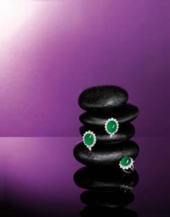 翡翠盤點(diǎn)：款式多樣，ANNA HU 戒指創(chuàng)多項(xiàng)紀(jì)錄