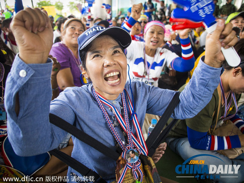 素貼與泰司法部代表會(huì)晤 支持者堵住入口