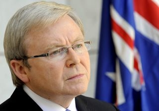 陸克文被指為友謀利遭“逼宮” 政治危機(jī)或?qū)е麓筮x提前