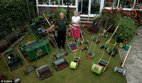 英國老人收藏365臺割草機(jī) 每天更換新鮮不斷