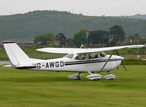 加飛行學(xué)員偷開(kāi)飛機(jī)闖美國(guó)欲自殺 等著被F16擊落未果迫降