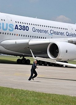 空客公司預計今年訂單大幅減少 墜機和金融危機是主因