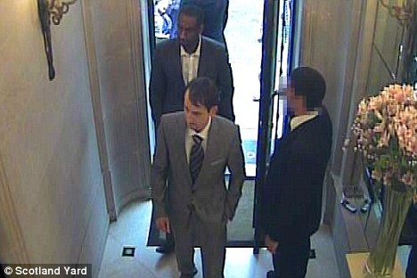 英最大珠寶搶劫案視頻公布 價(jià)值4千萬珠寶或大大貶值