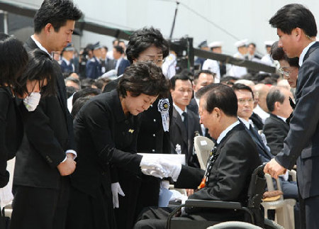 金大中生前曾出席盧武鉉遺體告別（圖）