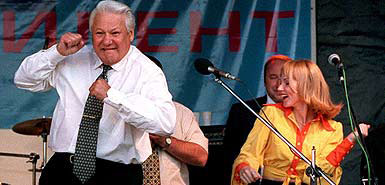 葉利欽女兒開(kāi)腔為父親辯護(hù) 不是“醉鬼”是偉人